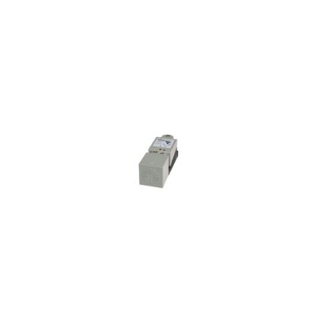 IC40CNN30TAT1 Sensor de proximidad inductivo con caja de poliester cabezal giratorio 5 posiciones marca Carlo Gavazzi